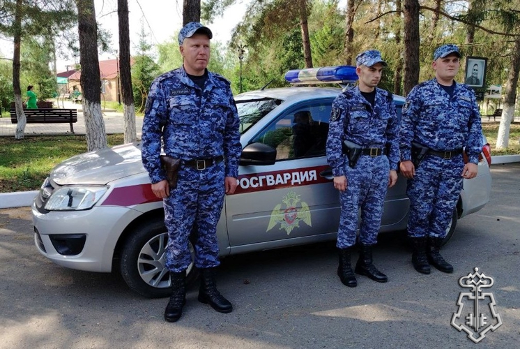 В селе Тоцкое Оренбургской области росгвардейцы задержали мужчину, угнавшего автомобиль