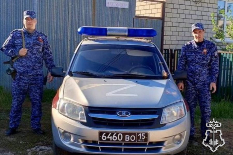     В Оренбургской области сотрудники Росгвардии потушили возгорание рядом с жилым домом