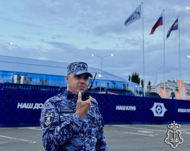 В Оренбурге росгвардейцы обеспечили правопорядок во время проведения футбольного матча