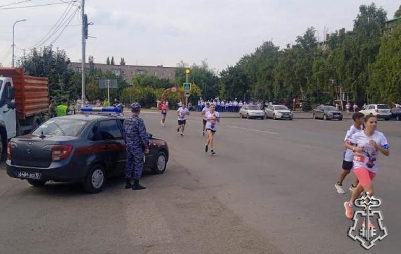 В Оренбургской области росгвардейцы приняли участие в торжественных мероприятиях, приуроченных ко дню Государственного флага Российской Федерации