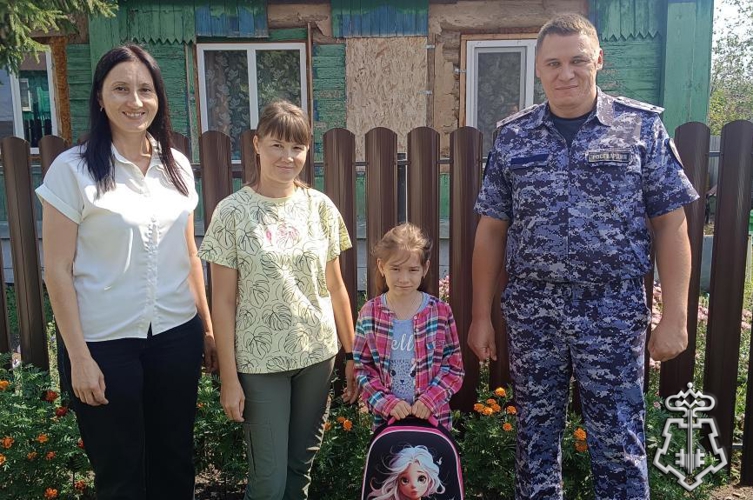 Росгвардейцы  приняли участие в благотворительной акции «Собери ребенка в школу»   