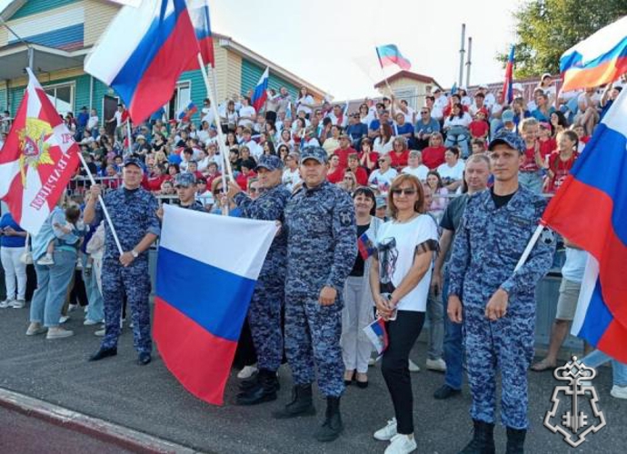 В Оренбургской области росгвардейцы приняли участие в торжественных мероприятиях, приуроченных ко дню Государственного флага Российской Федерации