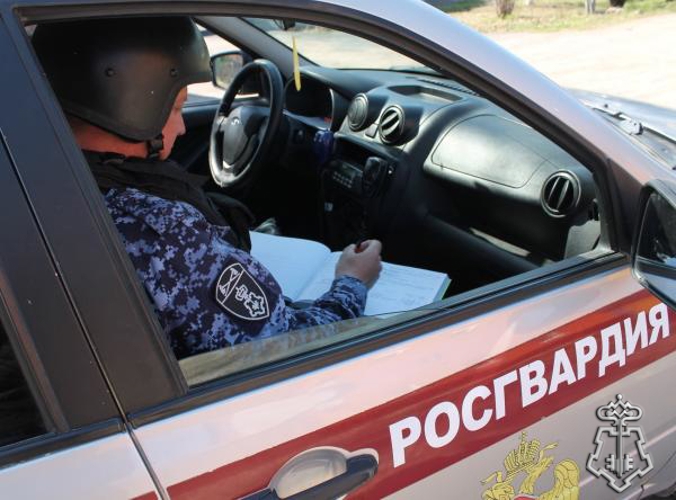 В Оренбурге сотрудники вневедомственной охраны Росгвардии задержали мужчину находящегося в федеральном розыске 
