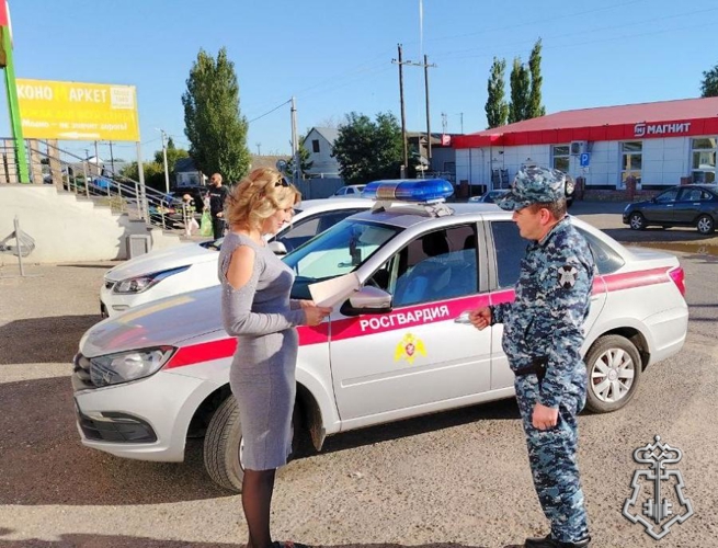 В Оренбургской области  росгвардейцы проводят акцию «Безопасный дом, подъезд, квартира»