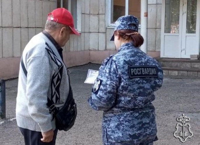 В Оренбурге росгвардейцы провели профилактическую акцию «Безопасный дом, подъезд, квартира»