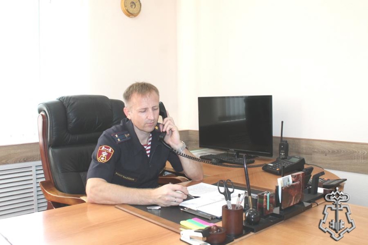 Заместитель начальника управления вневедомственной охраны провел прямую линию с гражданами по вопросу трудоустройства на службу в Росгвардию и поступления в ведомственные институты
