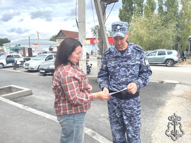 В Оренбургской области росгвардейцы проводят акцию «Безопасный дом, подъезд, квартира»