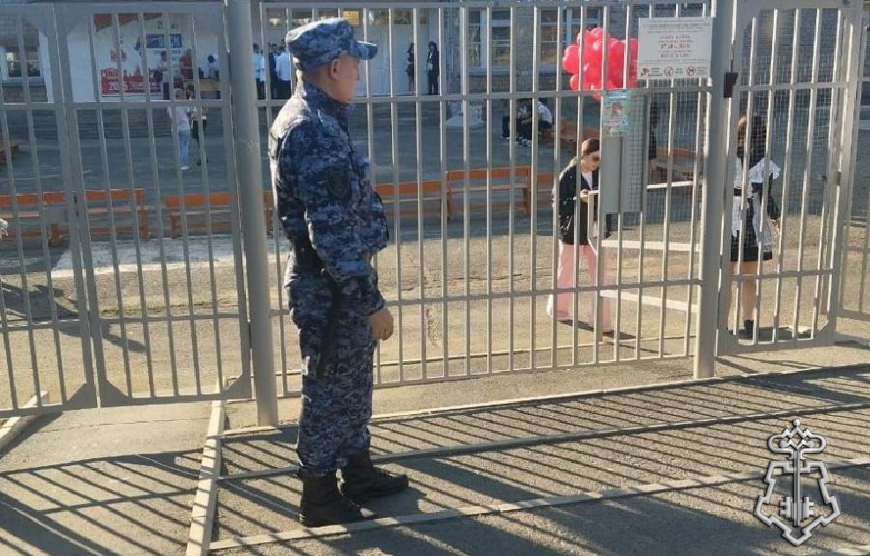 В Оренбургской области росгвардейцы обеспечили правопорядок в День знаний
