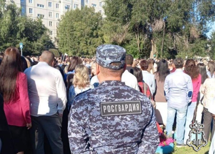 В Оренбургской области росгвардейцы обеспечили правопорядок в День знаний