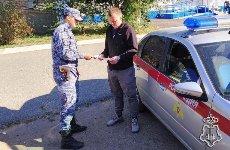 В Оренбургской области  росгвардейцы проводят акцию «Безопасный дом, подъезд, квартира»