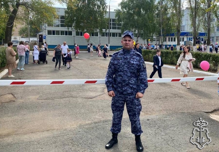 В Оренбургской области росгвардейцы обеспечили правопорядок в День знаний