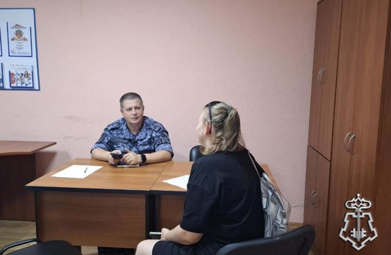 В Гае росгвардейцы рассказали гражданам о возможностях прохождения службы в Росгвардии и о получении высшего образования в ВУЗах ведомства
