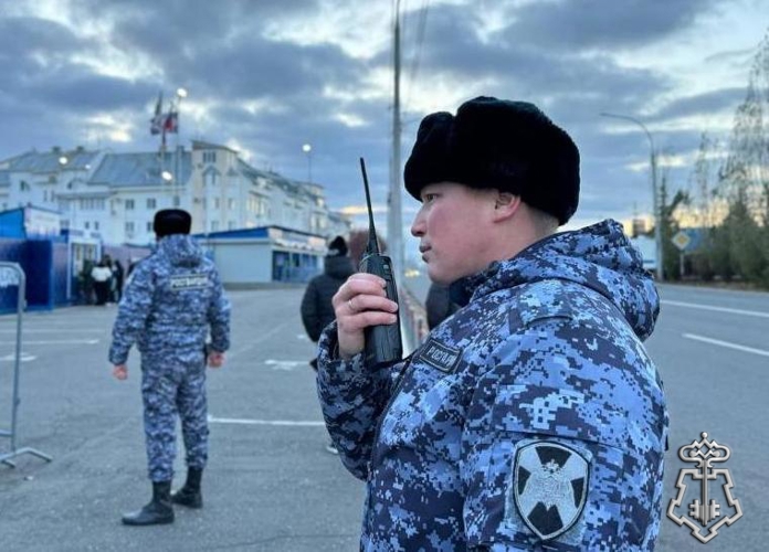 В Оренбурге росгвардейцы обеспечили правопорядок во время проведения футбольного матча