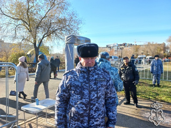  В ОРЕНБУРГЕ РОСГВАРДЕЙЦЫ ПРИНЯЛИ УЧАСТИЕ В ОБЕСПЕЧЕНИИ БЕЗОПАСНОСТИ ТОРЖЕСТВЕННЫХ МЕРОПРИЯТИЙ, ПОСВЯЩЕННЫХ ДНЮ НАРОДНОГО ЕДИНСТВА  