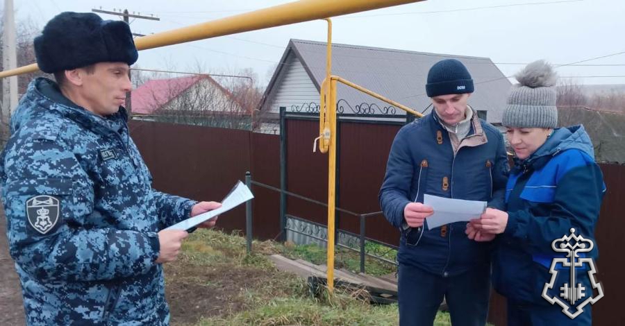 В рамках акции «Безопасный Новый год» росгвардейцы сообщили гражданам о том, как защитить свое имущество