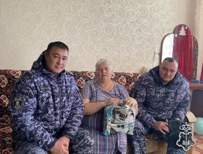 Росгвардейцы поздравили матерей погибших товарищей