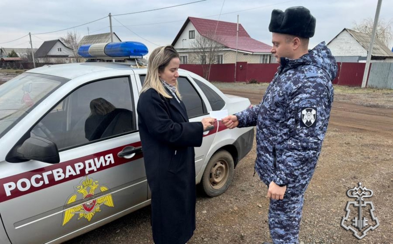Росгвардейцы продолжают информировать граждан в рамках акции «Безопасный Новый год»  