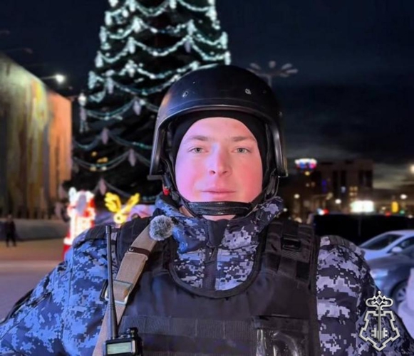 В Оренбурге росгвардейцы присоединились к акции «Росгвардия. На страже новогодних праздников» (видео)