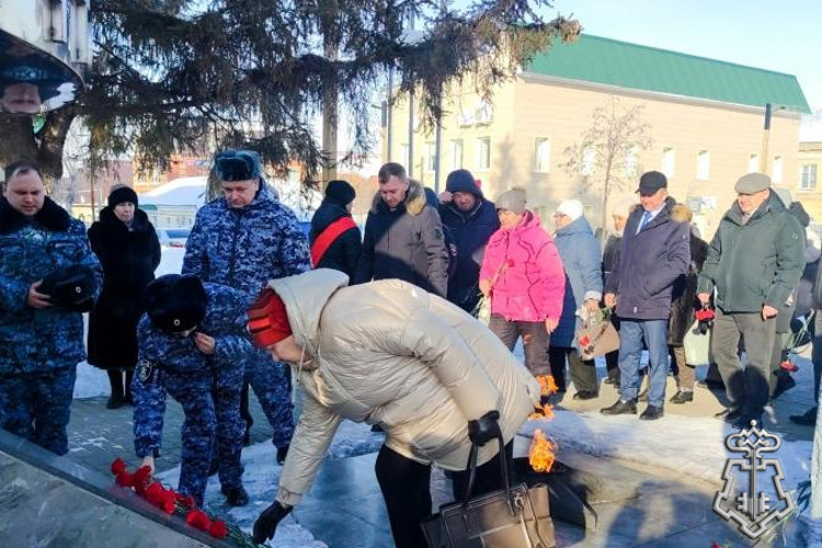 Росгвардейцы почтили память павших жителей и защитников блокадного Ленинграда