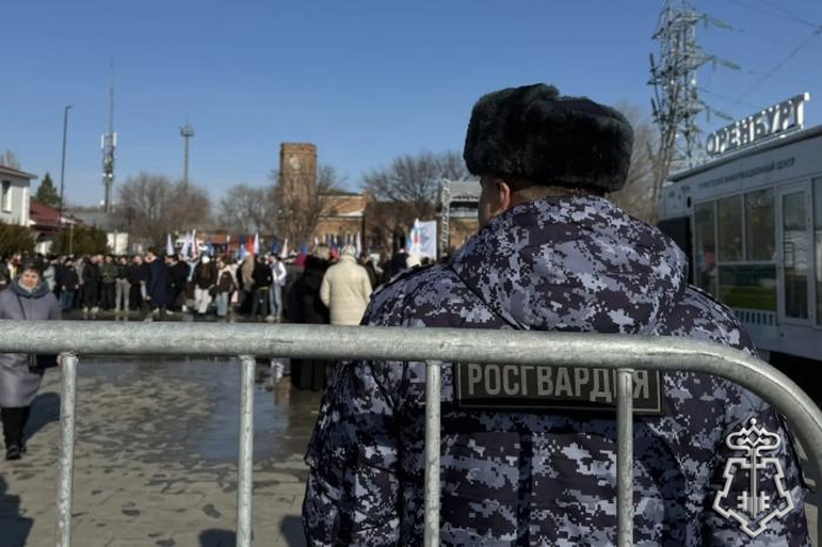 В Оренбурге росгвардейцы обеспечили безопасность на концерте, посвящённом  воссоединению Крыма и Севастополя с Россией
