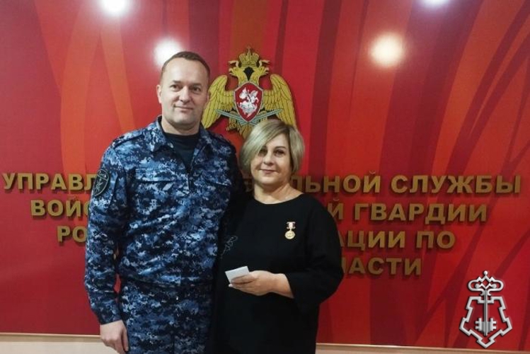 В Оренбурге за активную  деятельность по развитию ветеранского движения председателю Совета ветеранов вневедомственной охраны  вручена медаль