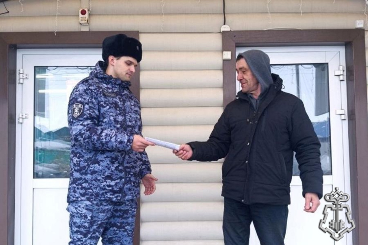В Оренбургской области росгвардейцы провели акцию «Безопасный дом, подъезд, квартира» 