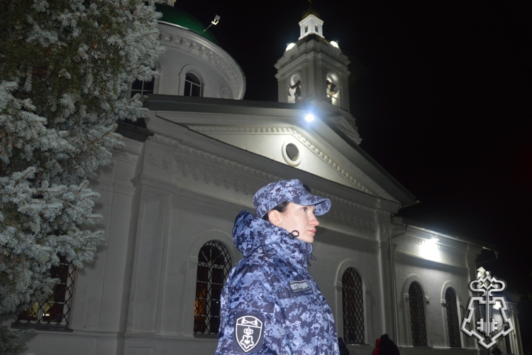 В Оренбургской области росгвардейцы приняли участие в обеспечении безопасности празднования Пасхи