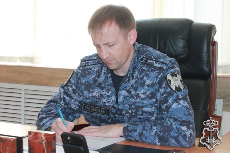 Врио начальника управления вневедомственной охраны провел прямую линию с гражданами по вопросу трудоустройства на службу в Росгвардию и поступления в ведомственные институты