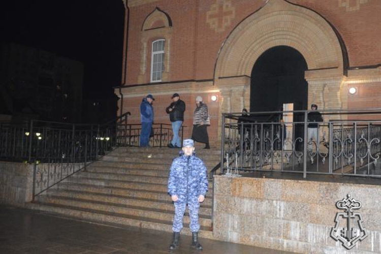 В Оренбургской области росгвардейцы приняли участие в обеспечении безопасности празднования Пасхи