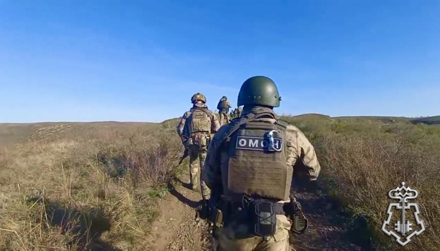 Сотрудники и военнослужащие Росгвардии принимают участие в розыске особо опасного преступника в Оренбургской области (ВИДЕО)