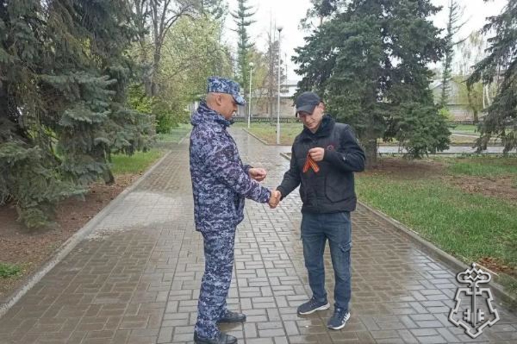 В Оренбургской области росгвардейцы приняли участие в акции «Георгиевская ленточка»