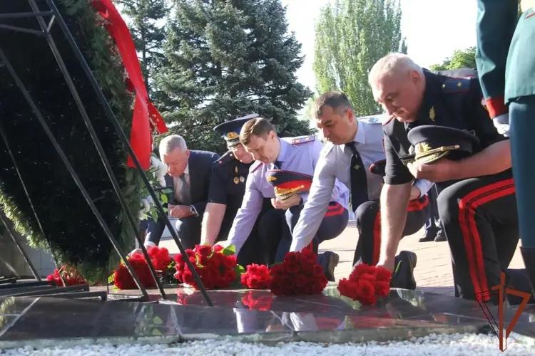  В Приволжье росгвардейцы приняли участие в мероприятиях ко Дню памяти и скорби