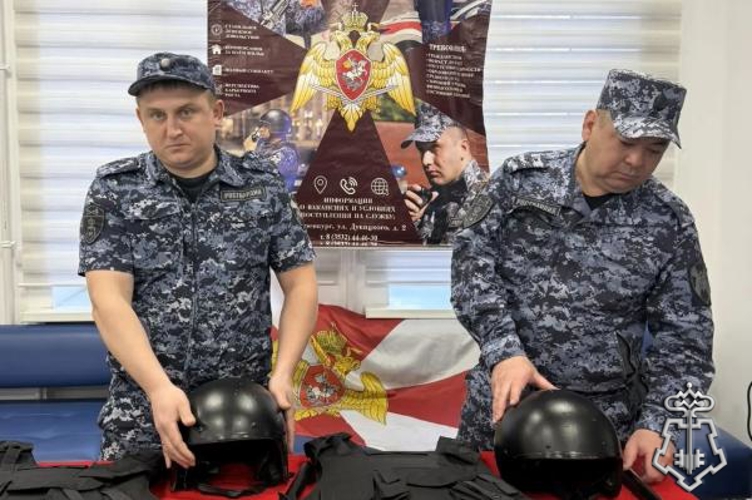 В Оренбургской области сотрудники вневедомственной охраны Росгвардии приняли участие в Ярмарке вакансий