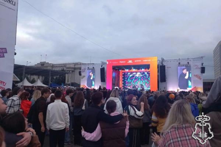 В Оренбурге росгвардецы обеспечили правопорядок во время проведения Дня молодежи и закрытия фестиваля «Евразия Глобал»