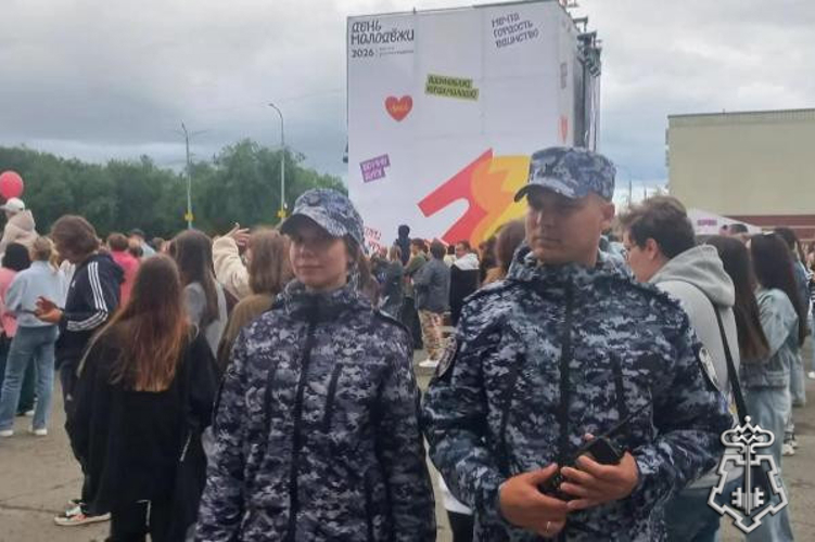 В Оренбурге росгвардецы обеспечили правопорядок во время проведения Дня молодежи и закрытия фестиваля «Евразия Глобал»