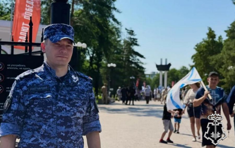 Росгвардейцы обеспечили правопорядок на праздновании Дня ВМФ в Оренбурге