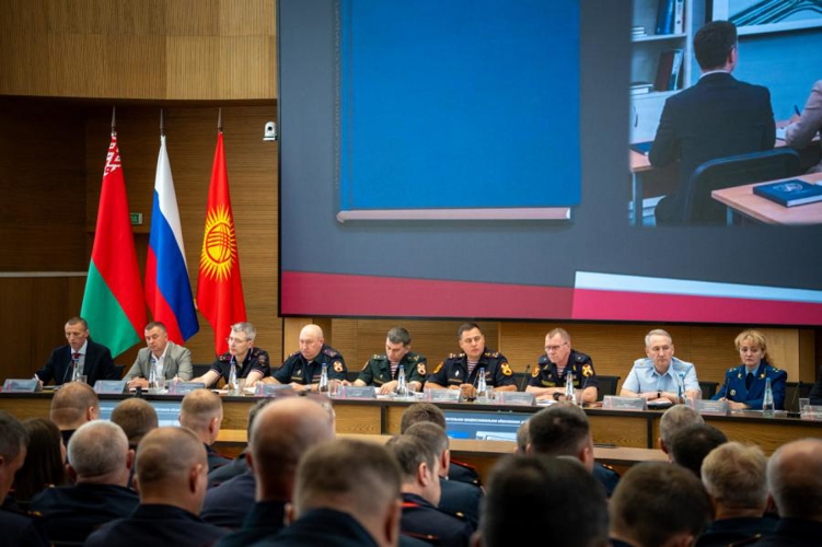 Руководитель управления вневедомственной охраны Росгвардии по Оренбургской области принял участие во Всероссийском совещании-семинаре в Нижнем Новгороде