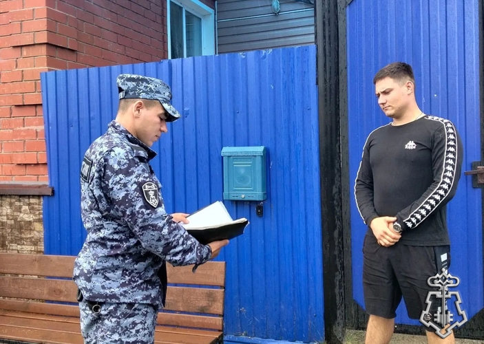 В Оренбургской области сотрудники вневедомственной охраны Росгвардии проводят акцию «Безопасный дом, подъезд, квартира»