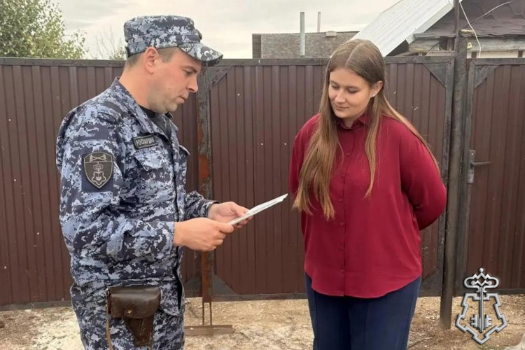 Сотрудники вневедомственной охраны Росгвардии провели акцию «Безопасный дом, подъезд, квартира»