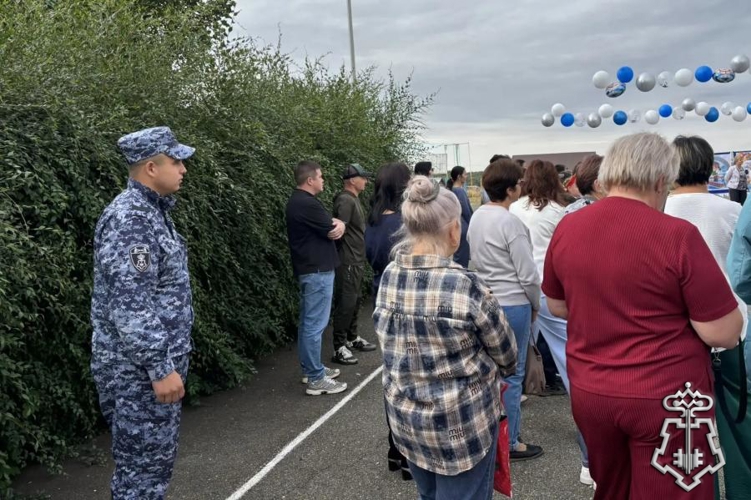 В Оренбургской области росгвардейцы обеспечили правопорядок в День знаний