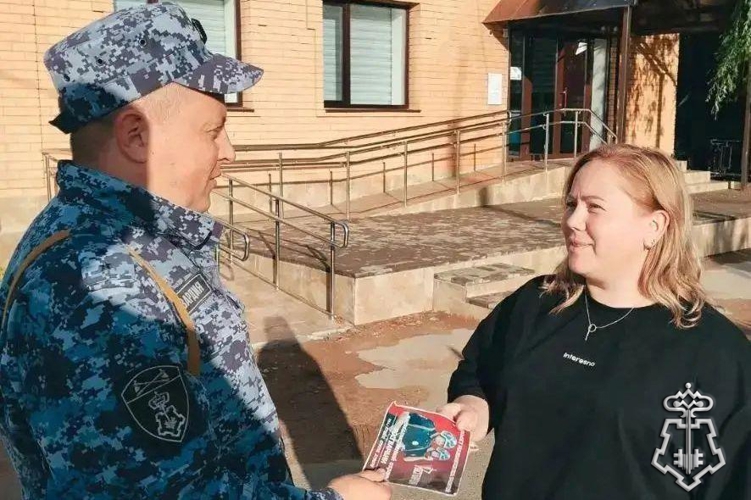В Бузулуке сотрудники вневедомственной охраны Росгвардии провели акцию «Безопасный дом, подъезд, квартира»